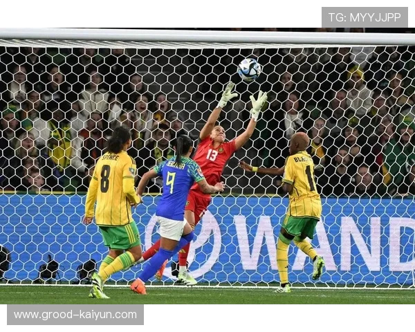 虚拟赛场：模拟比赛重现经典瞬间，虚拟杯赛